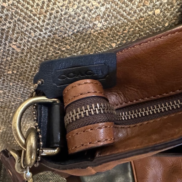 COACH Weekend Tote, Brown Leather with Side Pockets (Authentic Pre-Owned) - Picture 5 of 16